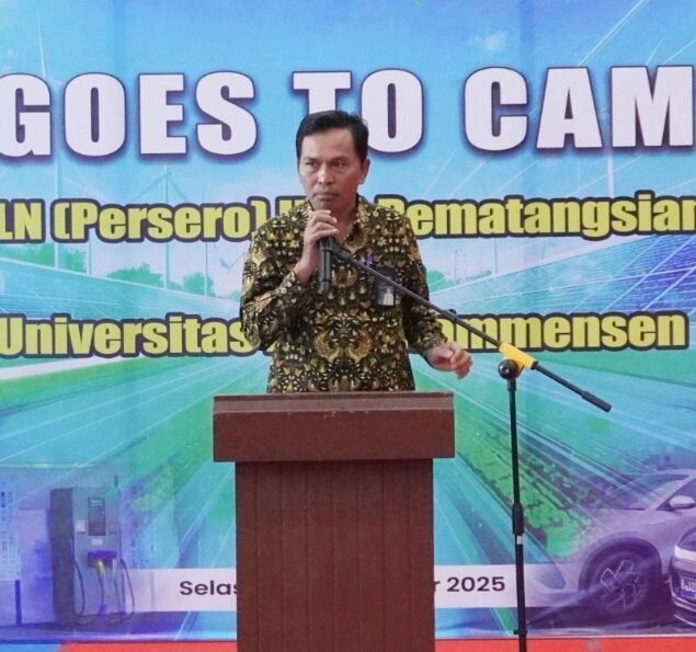 Manager UP3 Pematangsiantar, Ramses Manalu saat sampaikan sambutan. 