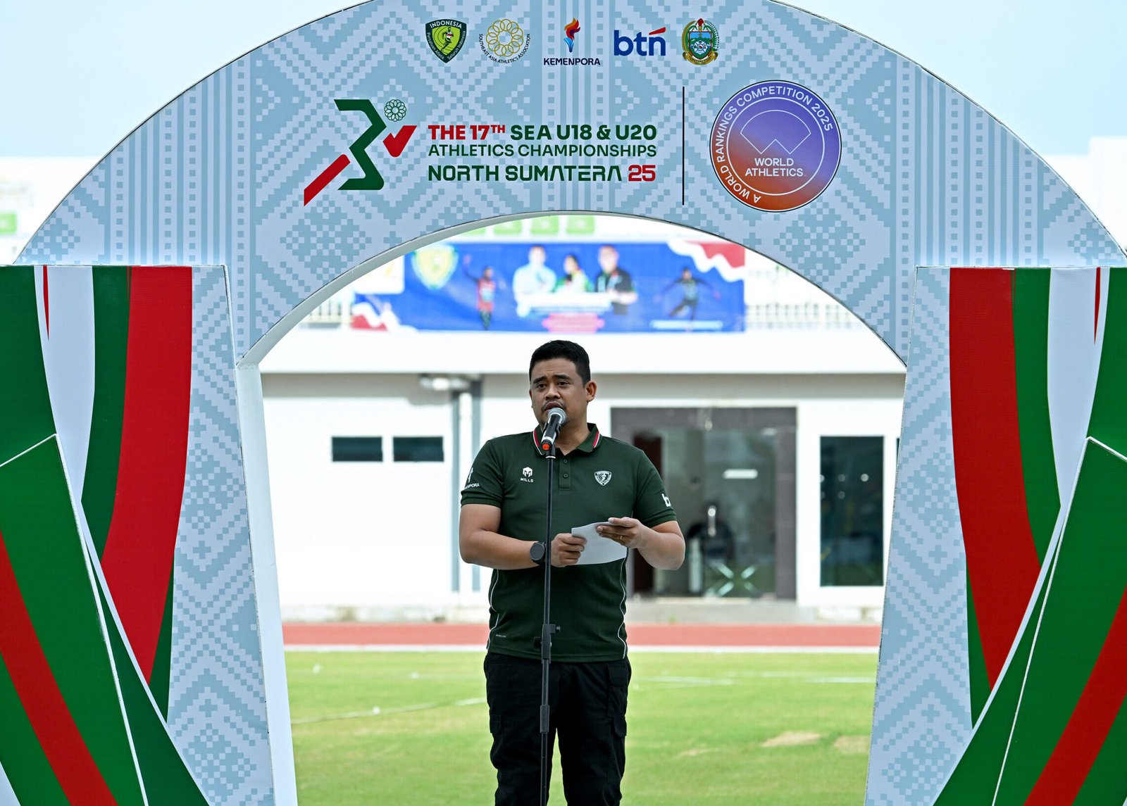 Gubernur Sumut, Bobby Nasution membuka Kejuaraan Atletik Asia Tenggara U18 & U20 Tahun 2025 yang diselenggarakan di Stadion Madya Atletik Sumut, Sumut Sport Center, Kabupaten Deliserdang,