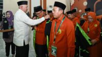 Pj. Sekdaprov Sumut, Sulaiman Harahap membuka Festival Seni Qasidah Tingkat Provinsi Sumut yang diselenggarakan oleh DPW Lasqi Sumut di Aula Madinatul Hujjah, Asrama Haji Medan, Jalan AH Nasution, Medan, Senin Malam (24/11/2025)