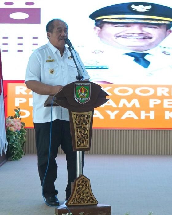 Bupati Asahan Taufik Zainal Abidin sampaikan arahan kepada peserta Rakor MCSP Tahun 2025.