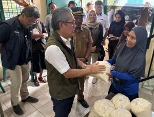 Direktur Keuangan Bulog pantau penyaluran beras 