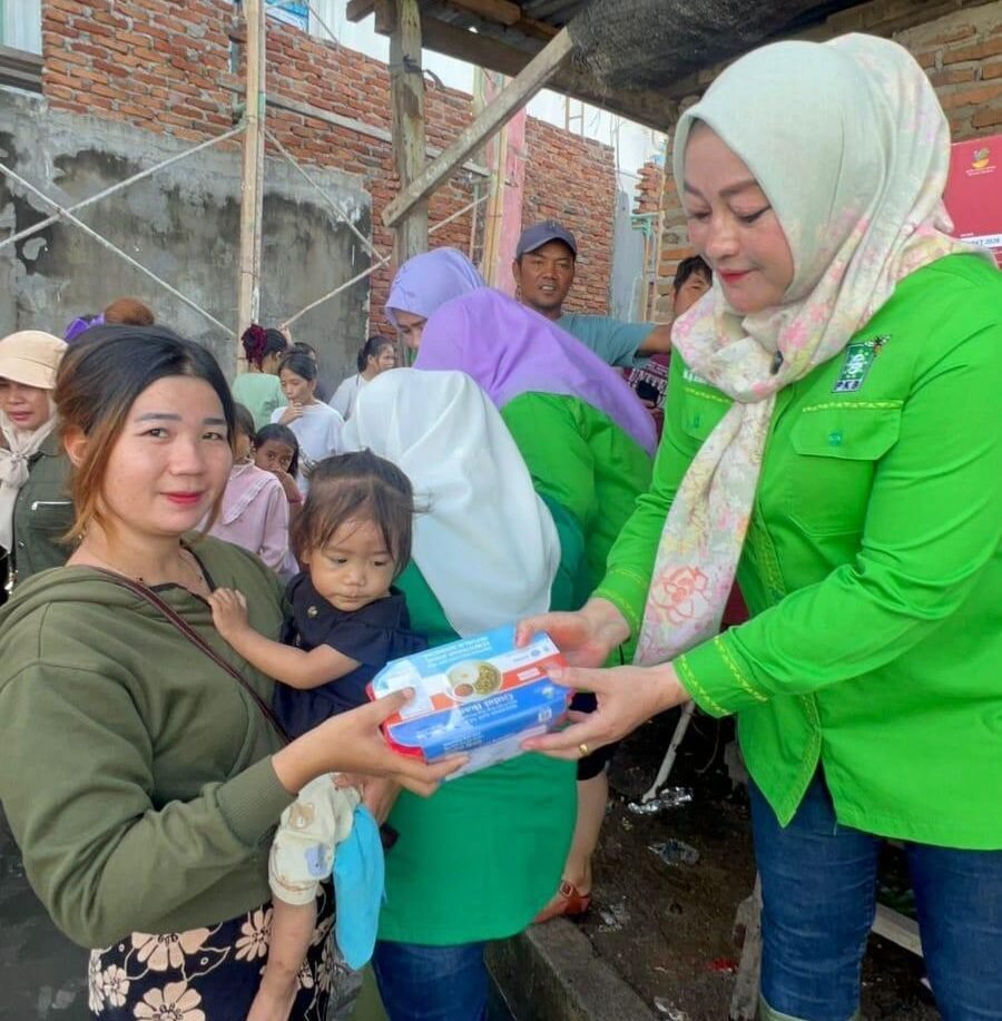 Anggota DPRD Medan Bidan Hj Roma Uli Silalahi SST, MKM.