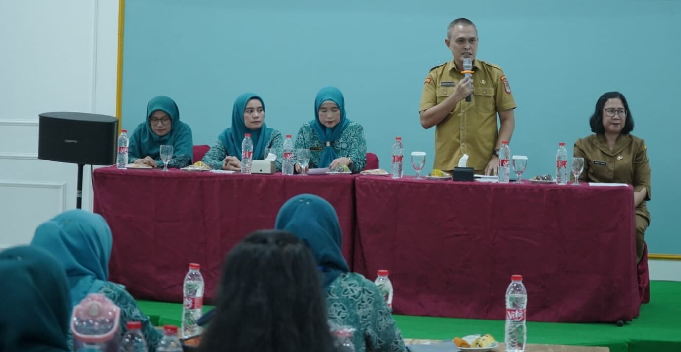 Darwinsyah Lubis sampaikan kata sambutan.