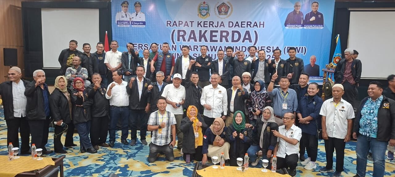 Foto bersamausai Rakerda PWI Sumut tahun 2025