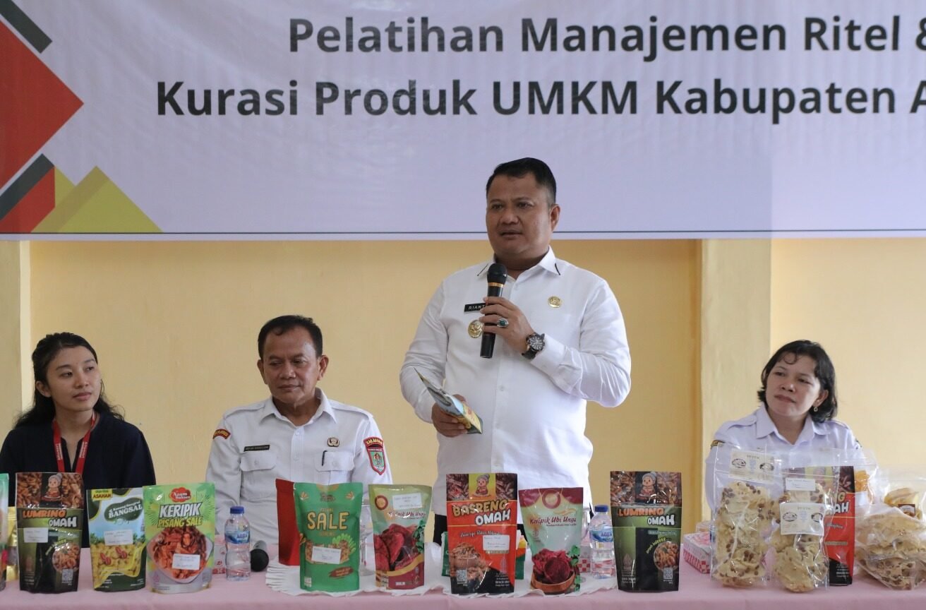 Wabup Asahan Rianto sampaikan arahan kepada peserta pelatihan Manajemen Ritel dan Kurasi UMKM 