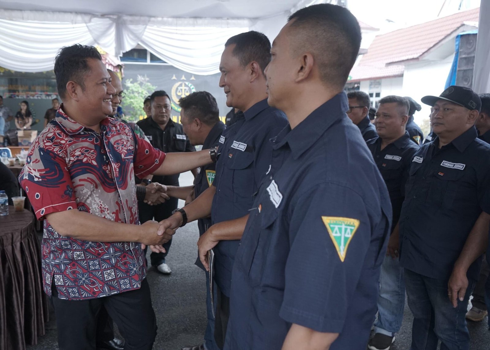 Rianto ucapkan selamat kepada pengurus Forwaka Asahan yang dilantik.