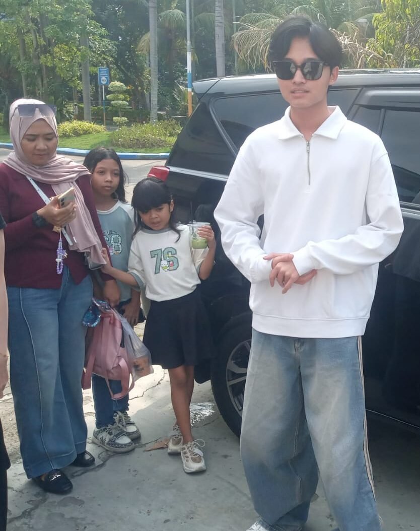 Guest Star SCTV The Icon Indonesia Riwan Fadilah.