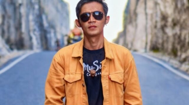 Idan Jaya Kusuma, Penyanyi Indonesia.