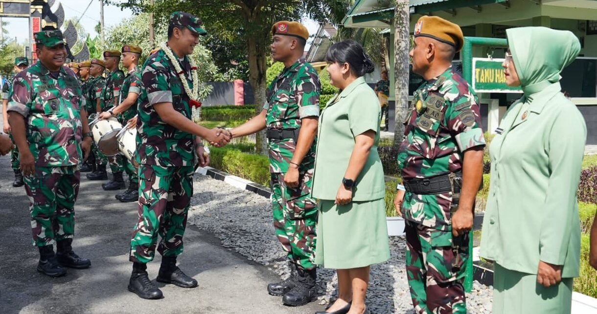  Pangdam I/BB Beserta Ketua Persit KCK Daerah I/BB Kunjungi Markas Yon Arhanud 11/ WBY. ( Pendam I/BB ) Roy Tanjung.