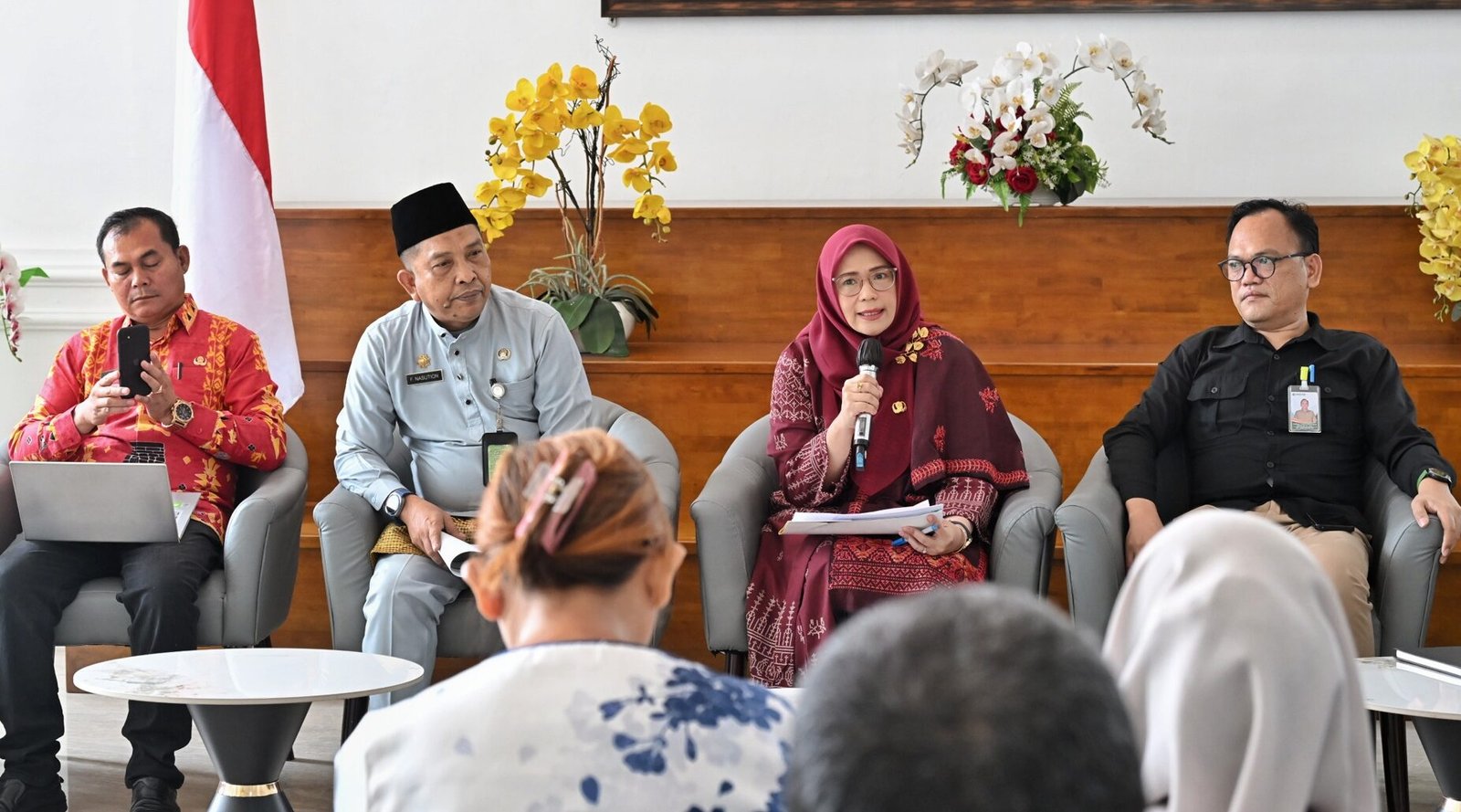 Temu Pers bersama dengan Dinas Sosial Provinsi Sumatera Utara dan Bidang Statistik Sektoral Dinas Komunikasi dan Informatika Provinsi Sumut, tentang “Penanganan Kemiskinan di Sumatera Utara". Kegiatan ini difasilitasi Dinas Kominfo Sumut yang berlangsung di Lobby Dekranasda Lantai 1 Kantor Gubernur Sumut Jalan Diponengoro Nomor 30 Medan