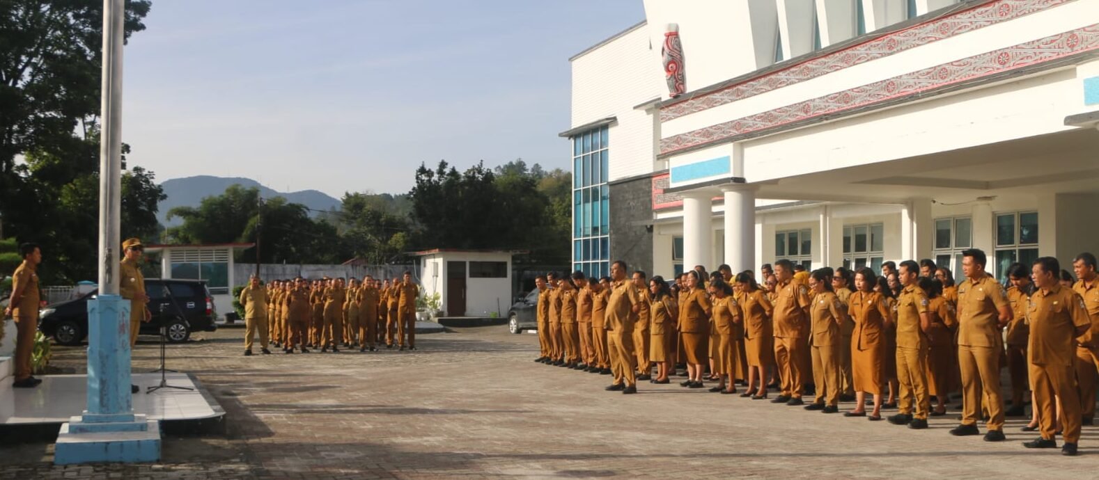 Bupati Taput tegaskan,apel pagi setiap Senin untuk kesiapsiagaan dan monitoring kinerja.