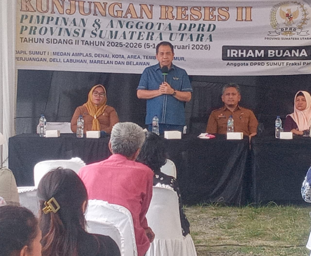  Anggota DPRD Sumatera Sumut Irham Buana Nasution, SH, M.Hum saat reses di Kelurahan Sitirejo - III. Plt Camat Medan Amplas Fernanda, S.STP danLurah Sitirejo - III Ruminda Anjelina Simanjuntak, SH turut hadir di kegiatan reses. 