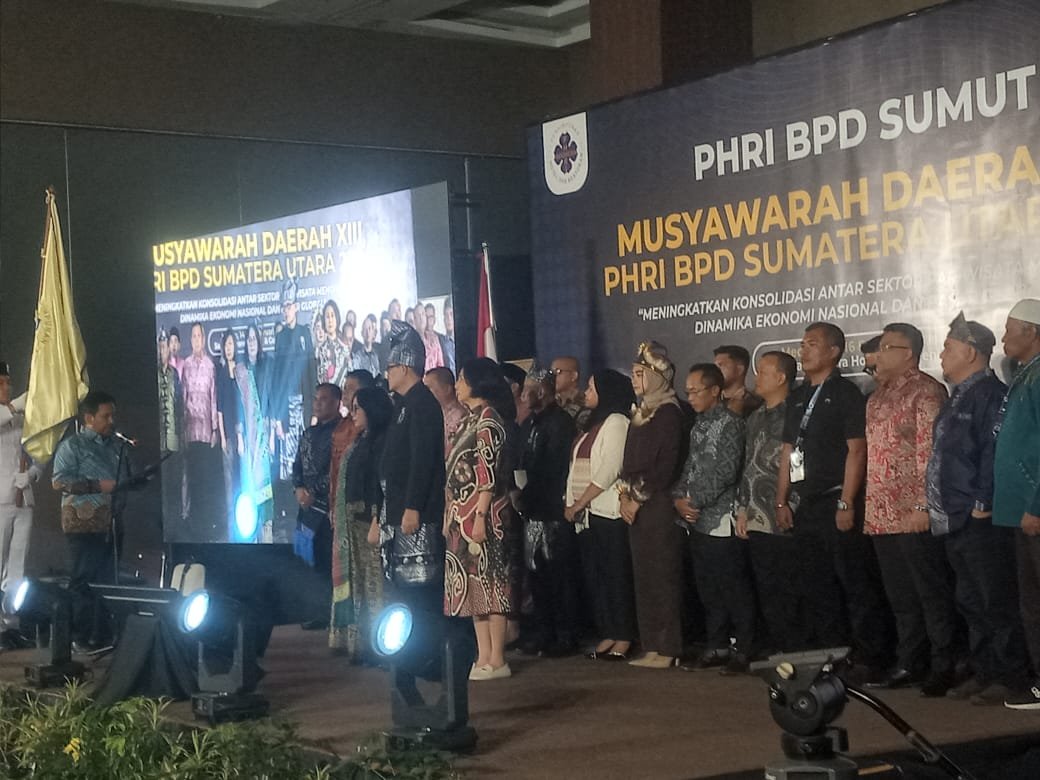 Ketua Umum BPP PHRI Hariyadi BS Sukamdani mengukuhkan segenap pengurus Badan Pengurus BPD PHRI Sumut priode 2026-2031.