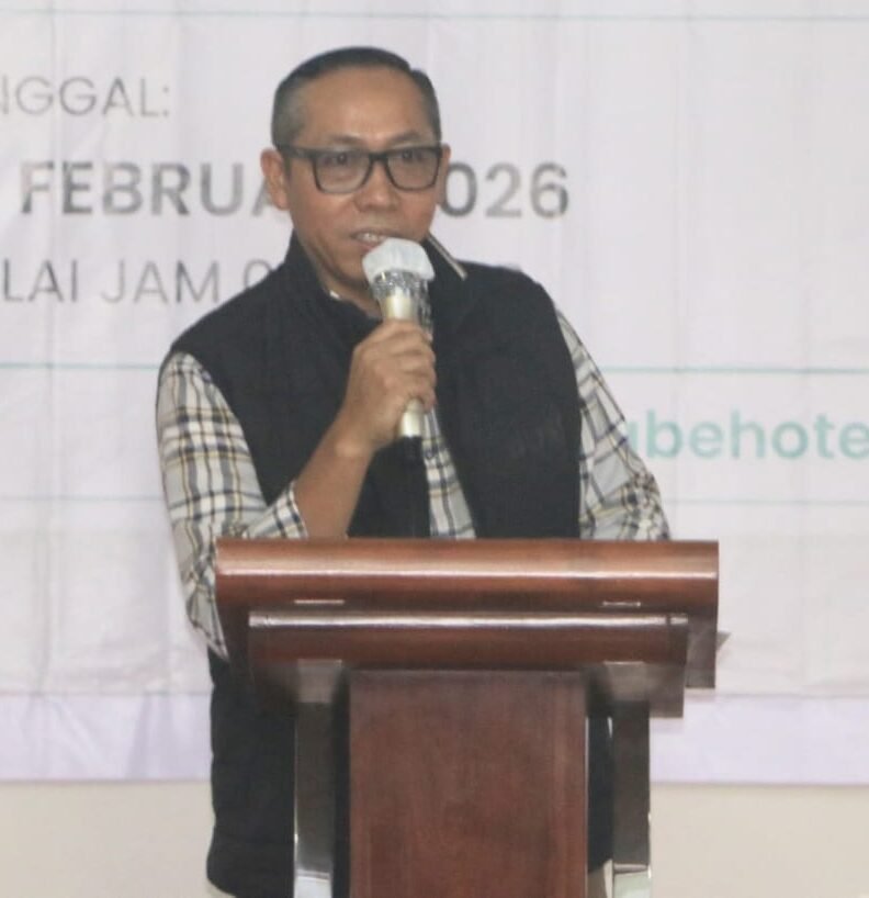 Bupati Tapanuli Utara JTP Hutabarat mengairesiasi Panel Diskusi untuk meningkatkan pertanian.