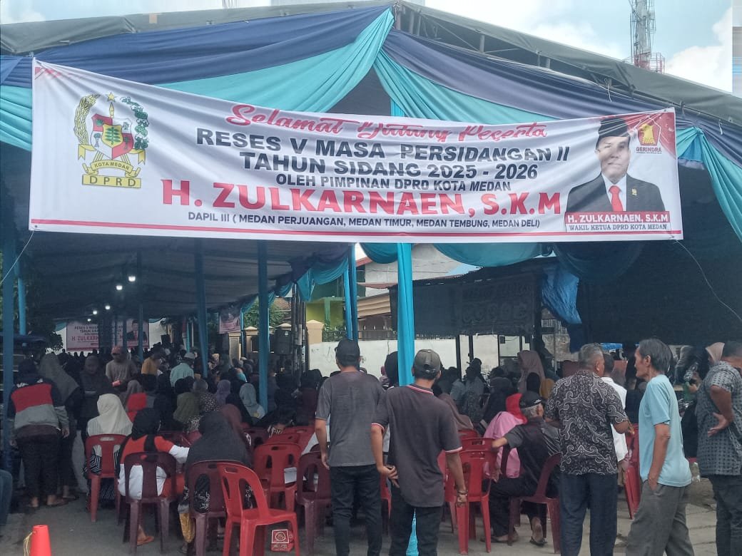 Reses Wakil Ketua DPRD Kota Medan H Zulkarnaen, SKM, di Jalan Pimpinan, Kelurahan Sei Kera Hilir - I, Kecamatan Medan Perjuangan, Kota Medan, tampak ramai di hadiri konstituen dan warga. 