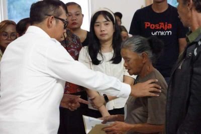 Bupati Taput JTP Hutabarat serahkan bantuan Kemensos untuk korban Hidrometerologi Taput 2025.#