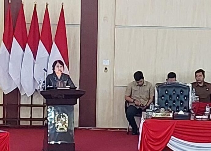 Anggota DPRD Medan DR Dra Lily MBA MH saat sampaikan laporan reses anggota DPRD Medan asal daerah pemilihan (Dapil) I masa persidangan I Tahun 2025-2026