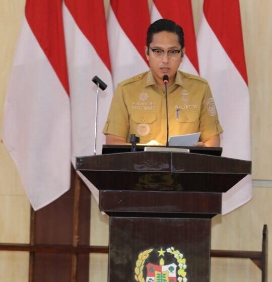 Wali Kota Medan Rico Tri Putra Bayu Waas dalam sidang paripurna di Gedung DPRD Kota Medan, Senin (9/3/2026