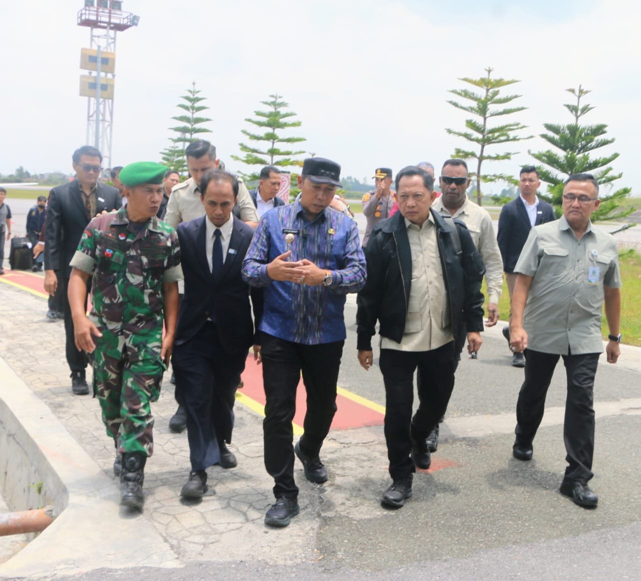 Menteri PKP dan Mendagri kunker ke Taput meninjau progres Huntap pasca bencana alam 2025.