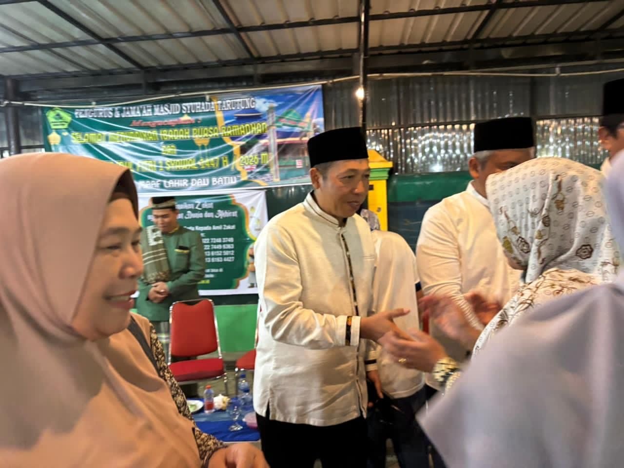 Buka puasa bersama Bupati Taput di Masjid Syuhada Tarutung.