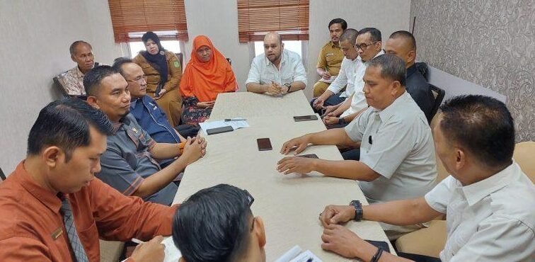 Anggota DPRD Medan yang bergabung di Panitia khusus (Pansus) pembahasan Pendapatan Asli Daerah (PAD) Kota Medan telusuri menggali potensi PAD yang bersumber dari retribusi sampah