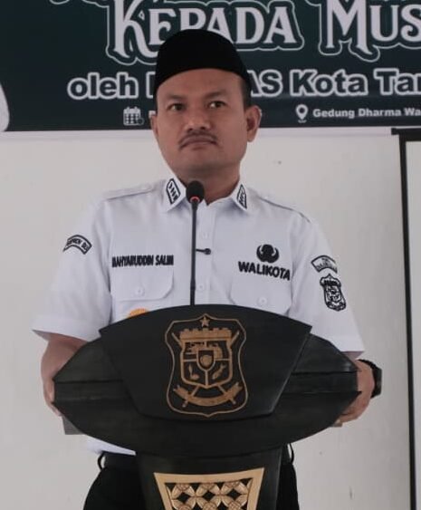 Wali kota Tanjung Balai sampaikan kata sambutan dalam acara pendistribusian ZIS kepada Mustahik.