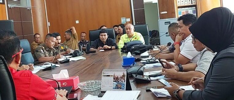 Ketua Komisi IV DPRD Medan Paul Mei Anton Simanjuntak SH memutuskan bangunan Wakita Warkop di Jl Setia Jadi, Kelurahan Glugur Darat 1, Kecamatan Medan Timur disegel karena tidak memiliki izin PBG.