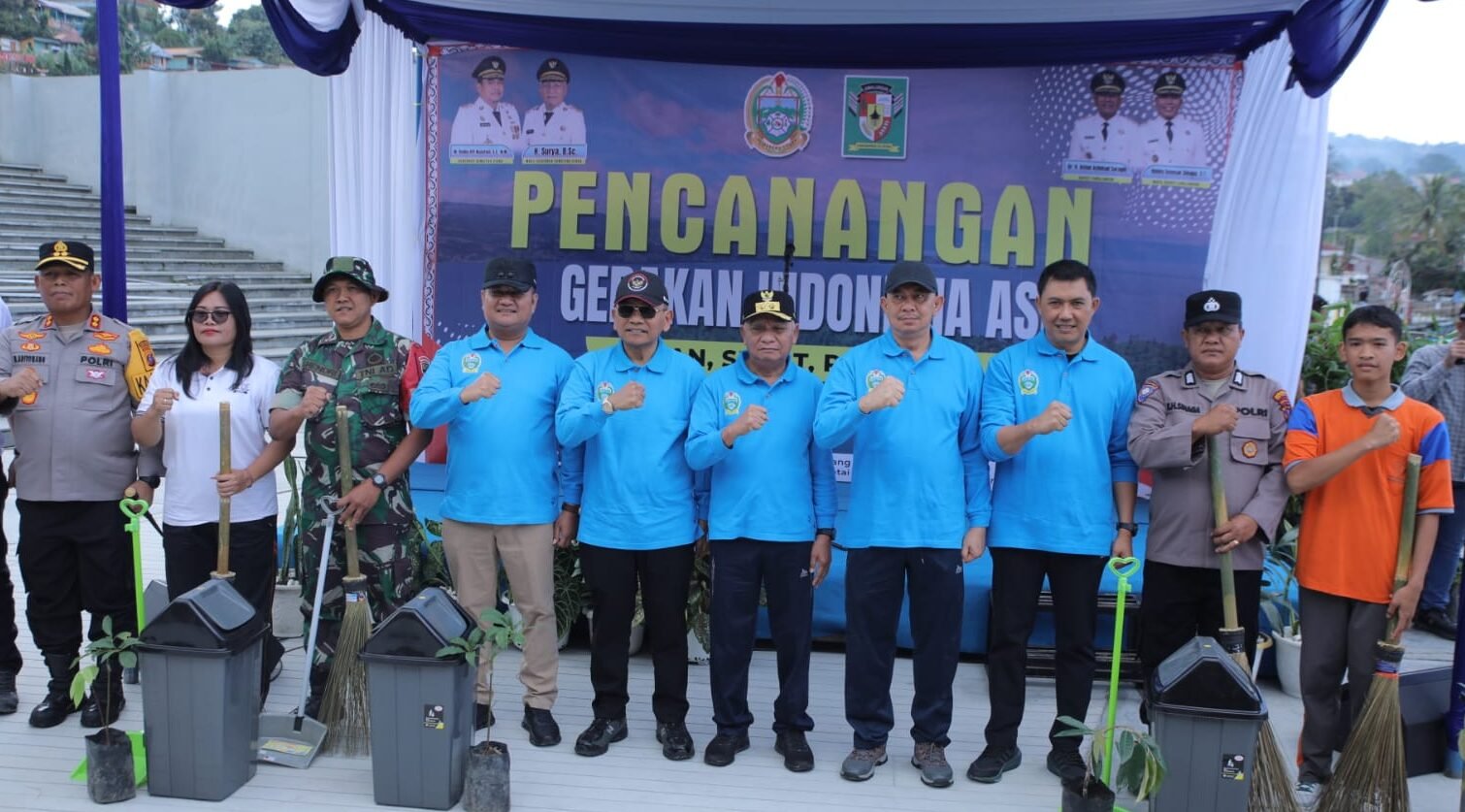 Wabup Asahan Rianto foto bersama WagubSU Surya.