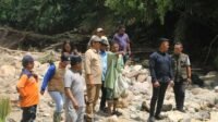 Banjir dan tanah longsor kembali melanda wilayah Pahae Taput, Bupati JTP Hutabarat turun meninjau situasi.