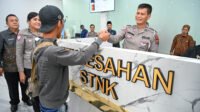 Kepala Badan Pendapatan Daerah Provinsi Sumut (Bapenda) Sutan Tolang Lubis melakukan Sosialisasi Pembayaran Pajak Kendaraan Bermotor di Kantor Samsat Medan Utara, Jalan Sekip, Medan, Kamis (30/04/2026). Saat ini, Pemprov Sumut mulai memberlakukan Pembayaran Pajak Kendaraan tanpa harus menunjukkan KTP yang namanya sesuai dengan STNK.