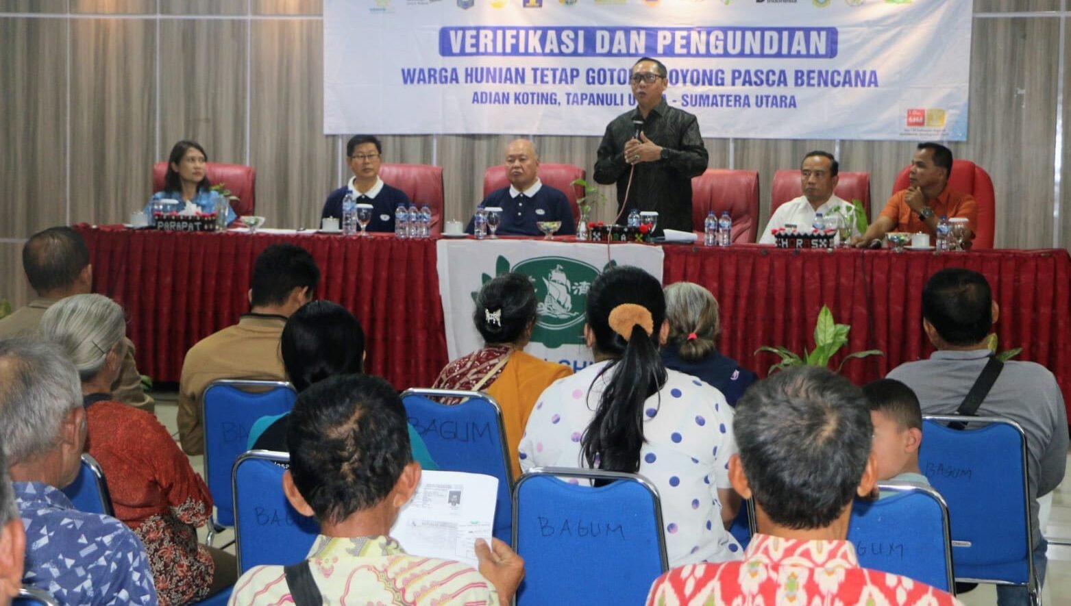 Pengundian 70 Rumah Huntap pasca bencana di Adiankoting dipimpin Bupati Taput JTP Hutabarat.