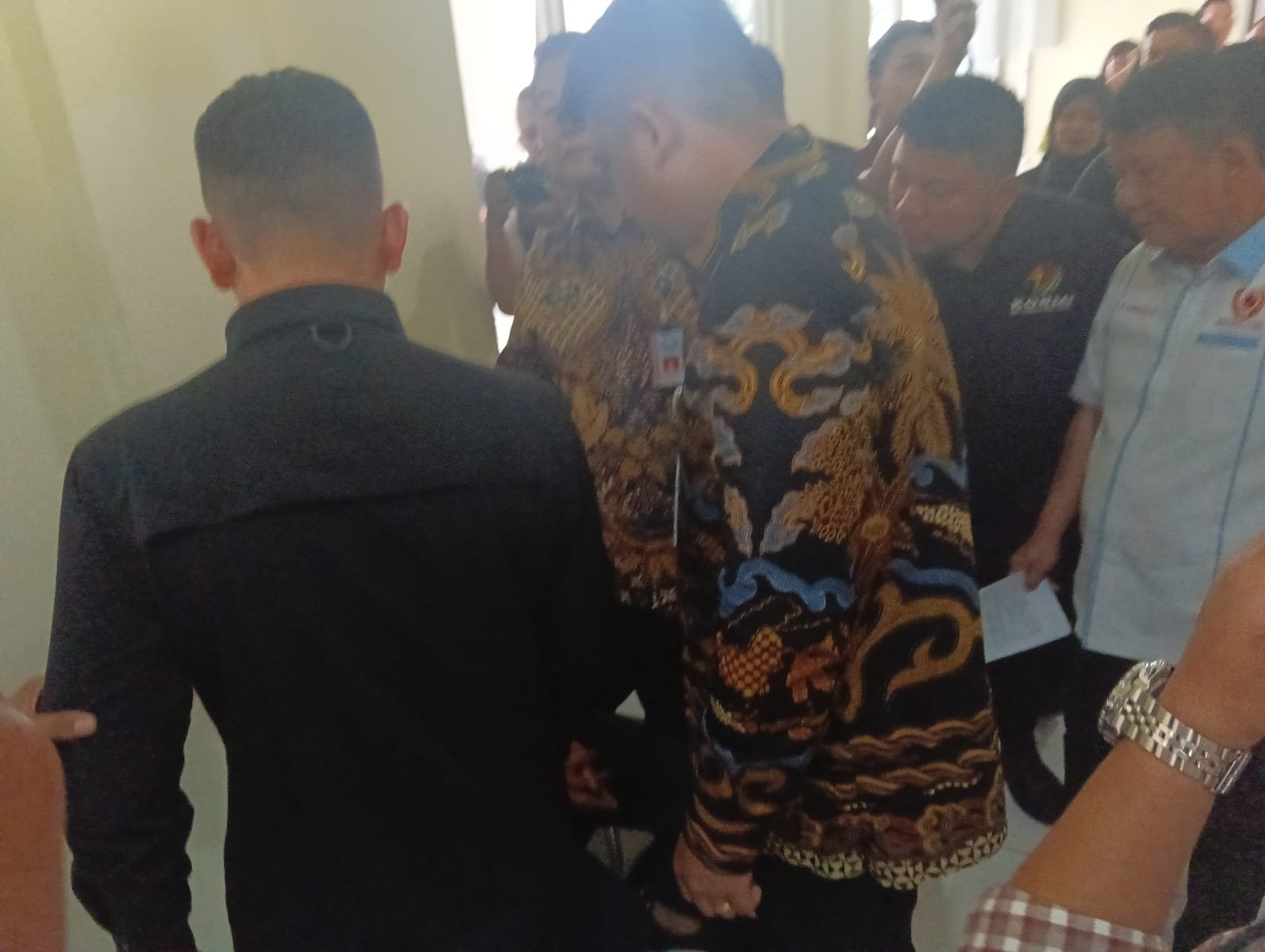 Gubsu Bobby Nasution saat menghadiri acara di Kantor KONI Sumut.