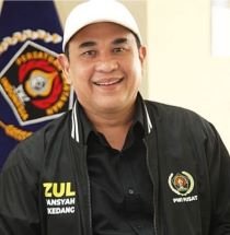 Almarhum H.Zulmansyah Sekedang Sekjen [WI Pusat