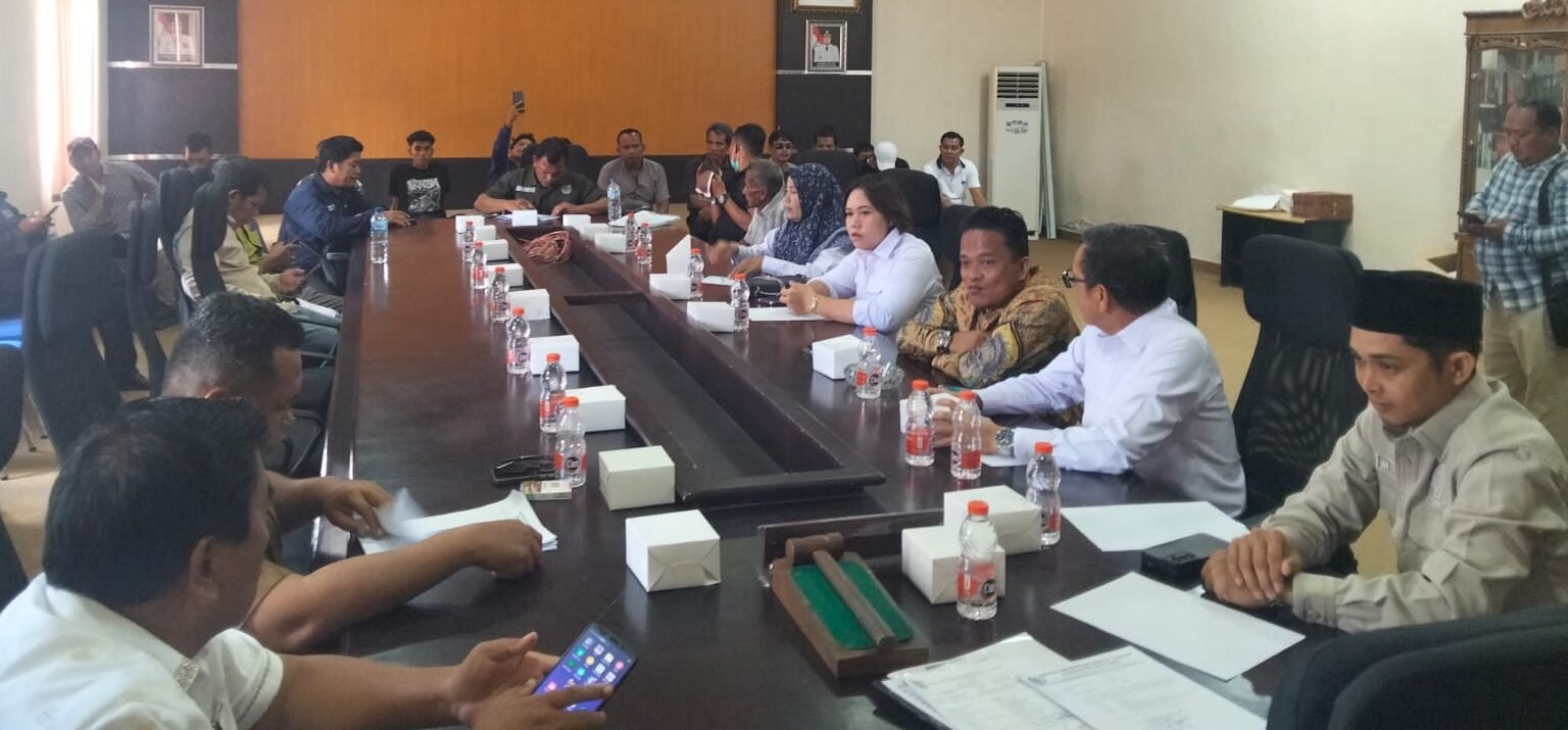 Rapat Dengar Pendapat ( RDP ) Komisi 1 DPRD Batu Bara dengan warga masyarakat 