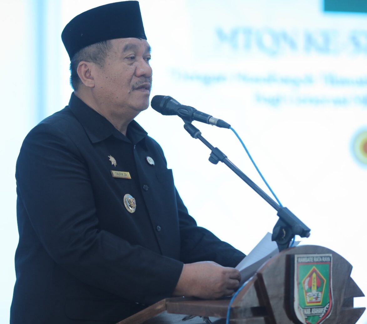 Taufik Zainal Abidin sampaikan sambutannya diacara pembukaan MTQN Ke-57.