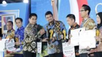 Gubernur Sumut Muhammad Bobby Afif Nasution menerima Penghargaan Creative Financing dari Kementerian Dalam Negeri, di Wyndham Opi Hotel, Palembang, Sumatera Selatan, Sabtu (25/4/2026).