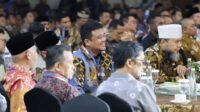 Gubernur Sumut Muhammad Bobby Afif Nasution menerima Penghargaan Creative Financing dari Kementerian Dalam Negeri, di Wyndham Opi Hotel, Palembang, Sumatera Selatan, Sabtu (25/4/2026)