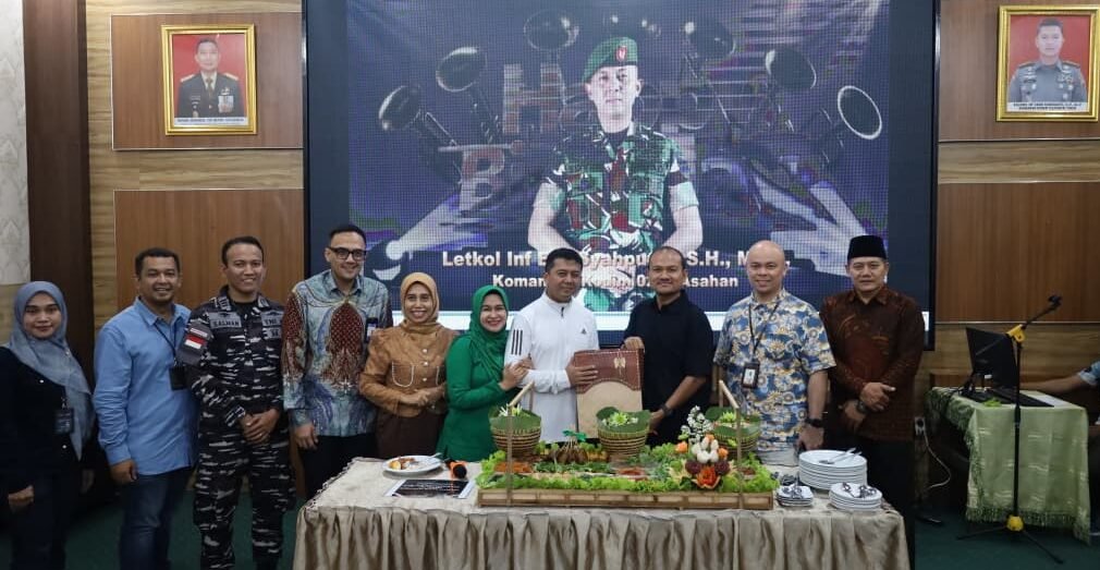 Wali kota Tanjung Balai Mahyaruddin Salim foto bersama Forkopimda Tanjung Balai dan Asahan.