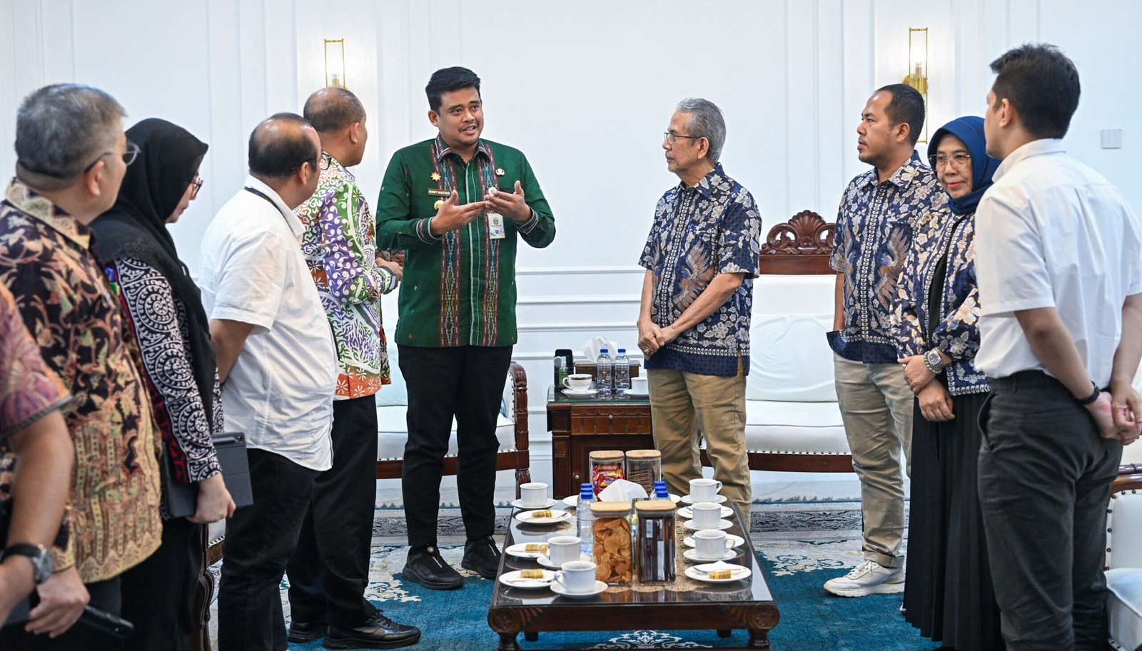 Gubernur Sumut Bobby Nasution menerima audiensi Pimpinan Rumah Sakit Annisa di Ruang Kerja Gubernur Sumut, Lantai 10 Kantor Gubernur Sumut, Jalan Diponegoro No. 30, Medan, Kamis (21/5/2026).