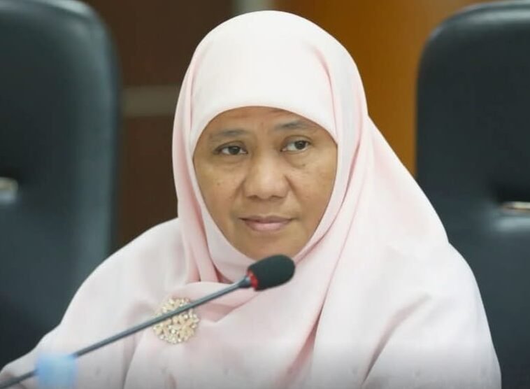 Hj Sri Rezeki 