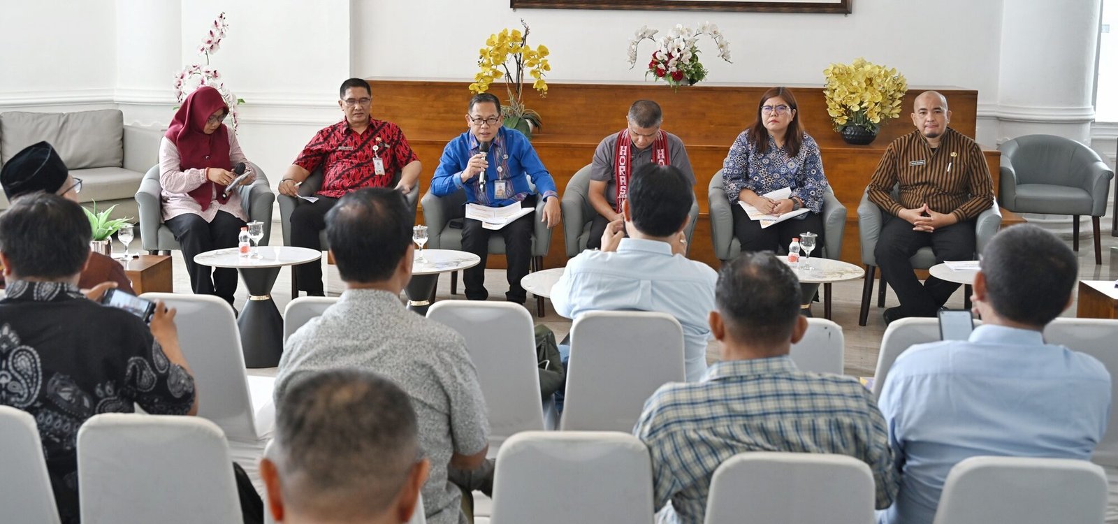 Temu Pers bersama Badan Kesatuan Bangsa dan Politik (Kesbangpol) Provinsi Sumatera Utara, yang difasilitasi Dinas Komunikasi dan Informatika Sumut berlangsung di Lobby Dekranasda Lantai 1 Kantor Gubernur Sumut Jalan Diponengoro Nomor 30 Medan, Kamis (7/5/2026).