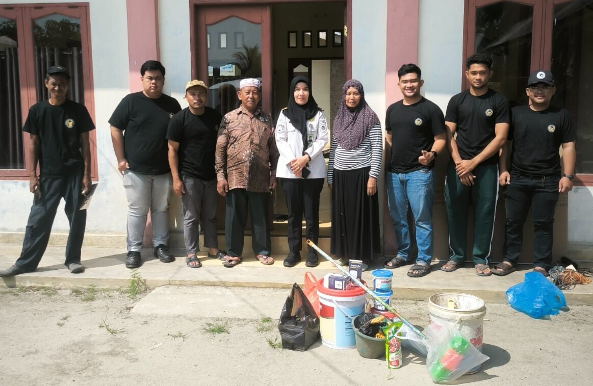 Kantor Imigrasi Kelas II TPI Pematang Siantar Laksanakan Kegiatan “Imigrasi Siantar Peduli” foto bersama bersama ICMI Muda di Kota Tebing Tinggi.