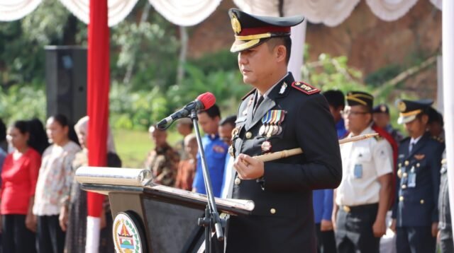 Kapolres Tapteng-- Kapolres Tapteng AKBP Muhammad Alan Haikel, saat memimpin upacara Harkitnas ke-118 di Kecamatan Tukka, Rabu (20/5/2026).*