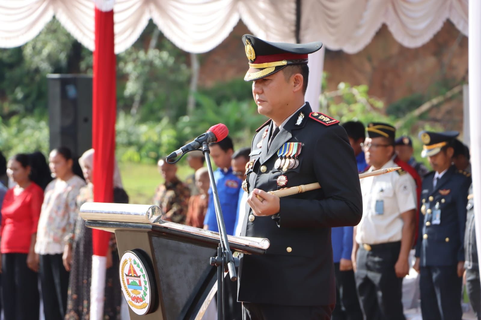 Kapolres Tapteng AKBP Muhammad Alan Haikel, saat memimpin upacara Harkitnas ke-118 di Kecamatan Tukka, Rabu (20/5/2026).*