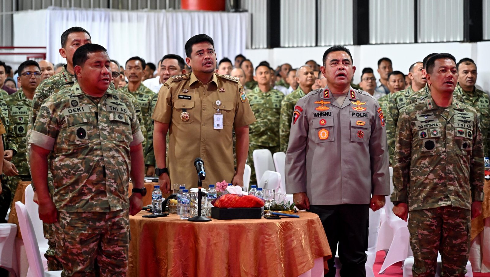 Gubernur Sumatera Utara (Sumut) Bobby Afif Nasution bersama Pangdam I/Bukit Barisan Mayjen TNI Hendy Antariksa, Kapolda Sumut Irjen Pol Whisnu Hermawan Februanto, serta jajaran Forkopimda, mengikuti peresmian nasional operasionalisasi 1.061 Koperasi Desa/Kelurahan Merah Putih yang dipimpin Presiden Prabowo Subianto secara virtual dari KMP Tanjung Selamat, Kecamatan Medan Tuntungan, Sabtu (16/5/2026).