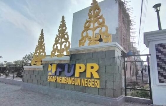 Tugu kawasan RTH ( Ruang Terbuka Hijau ) di area Sempadan / Bantaran Sei Bangkatan Kelurahan Kartini Kota Binjai. 