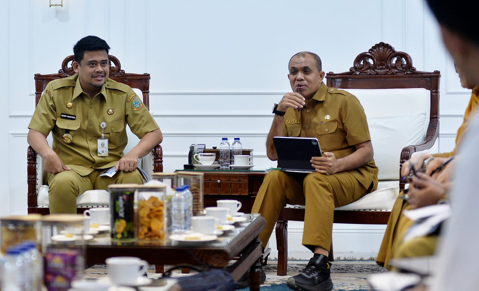 Gubernur Sumatera Utara (Sumut) Muhammad Bobby Afif Nasution memimpin Rapat Koordinasi dengan Organisasi Perangkat Daerah (OPD) terkait untuk Pembangunan Rumah Sakit Internasional Provinsi Sumut di Ruang Kerja Kantor Gubernur Jalan Diponegoro Kota Medan. Senin (18/5/2026).