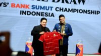 Tim Peserta Mulai -0 Gubernur Sumatera Utara (Sumut) Muhammad Bobby Afif Nasution bersama Ketua PSSI Erick Thohir, menyaksikan Drawing Grup Piala AFF U19 atau Asean U19 Boys’ Bank Sumut Championship 2026 di Aula Raja Inal Siregar, Kantor Gubernur Sumut, Jalan Diponegoro 30, Medan, baru-baru ini.