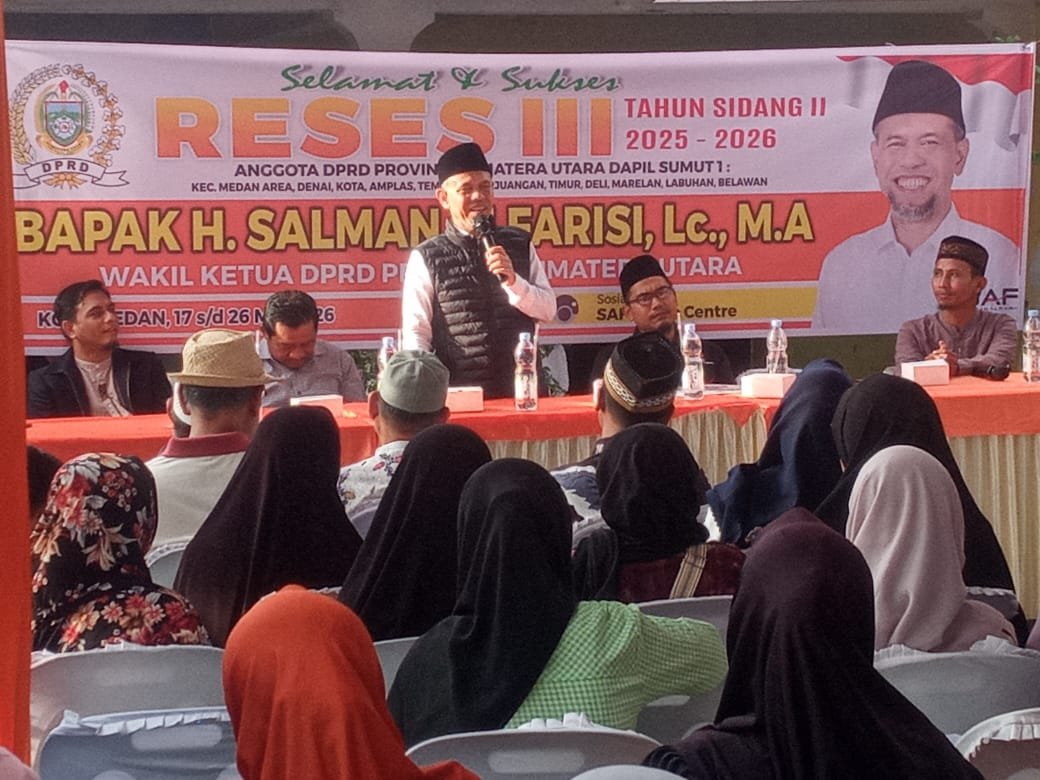 Ketua DPRD Sumatera Sumut H.Salman Alfarisi, Lc, MA saat berpidato di hadapan konstituennya di agenda reses guna menyerap aspirasi.