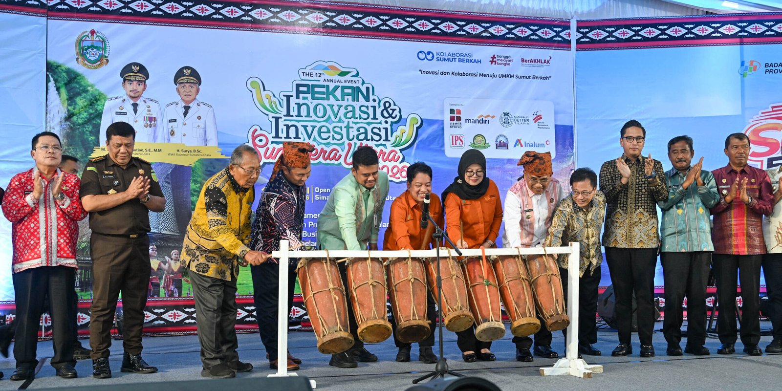 Gubernur Sumut, Bobby Nasution membuka Rapat Koordinasi Nasional Forum Komunikasi Penghubung Pemerintah Provinsi Se Indonesia (FORKAPPSI) yang diselenggarakan di Aula Mess Pora-Pora, Parapat, Kabupaten Simalungun, Kamis (11/6/2026)